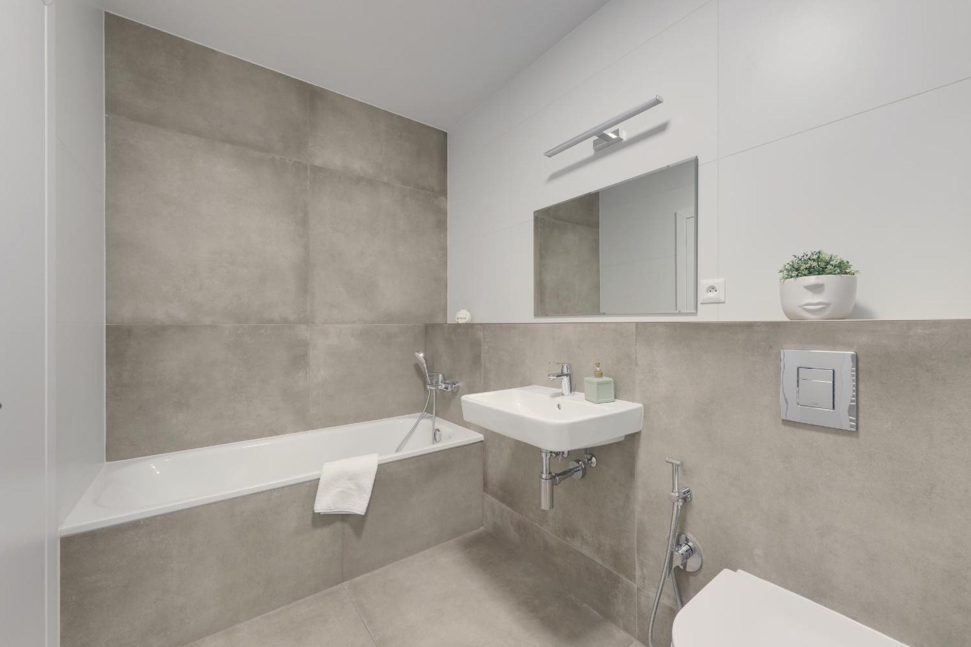 Bazova Apartment With Free Parking Bratislava Eksteriør billede