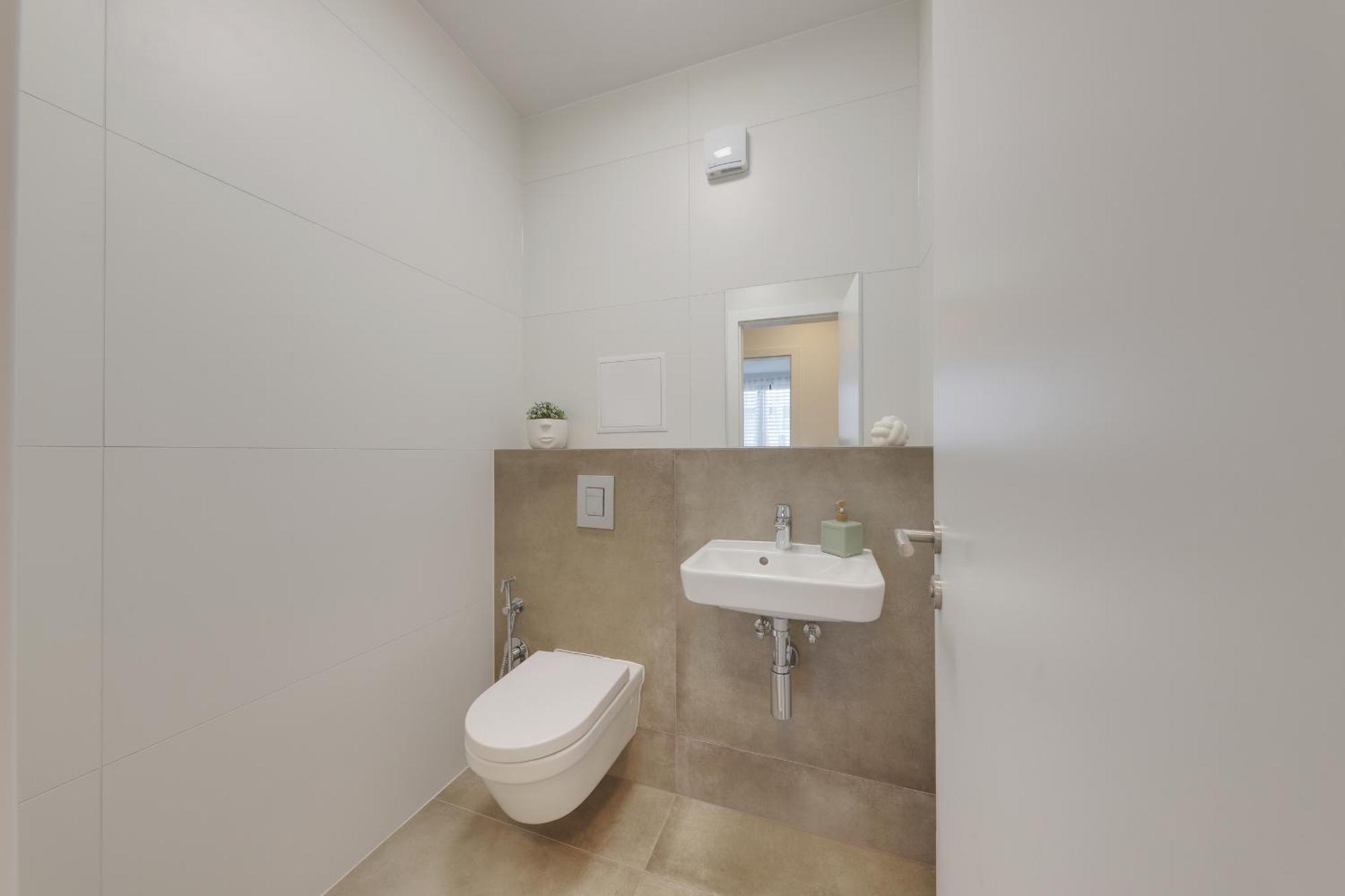 Bazova Apartment With Free Parking Bratislava Eksteriør billede