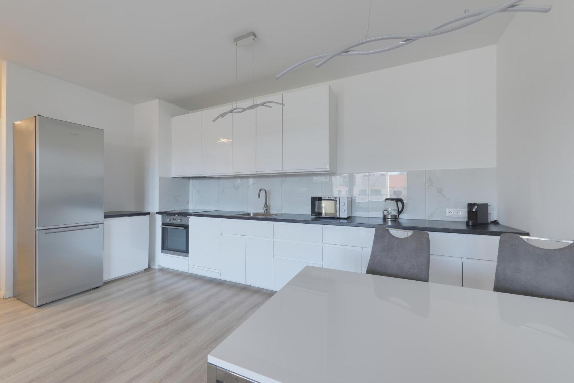 Bazova Apartment With Free Parking Bratislava Eksteriør billede