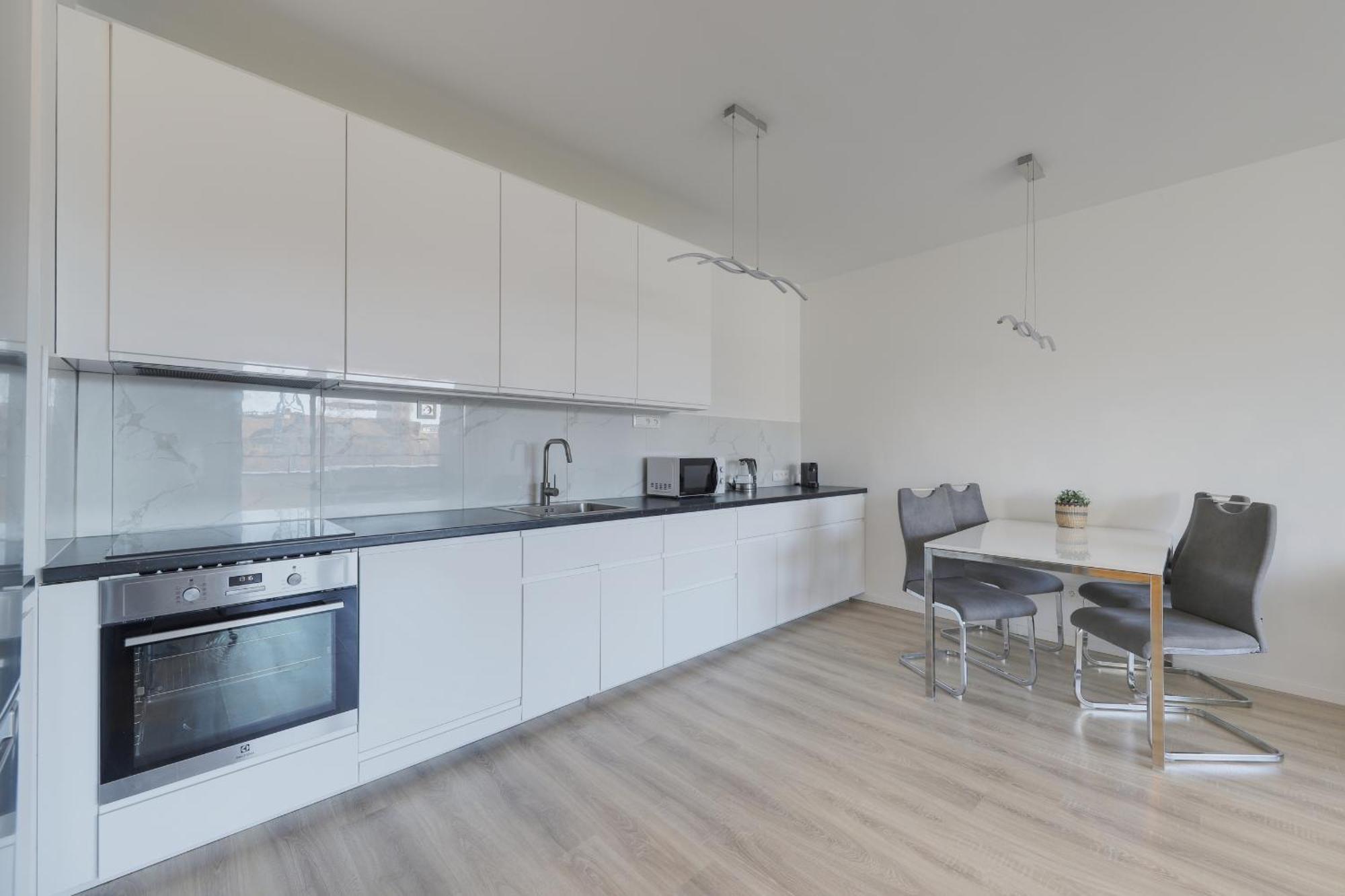 Bazova Apartment With Free Parking Bratislava Eksteriør billede