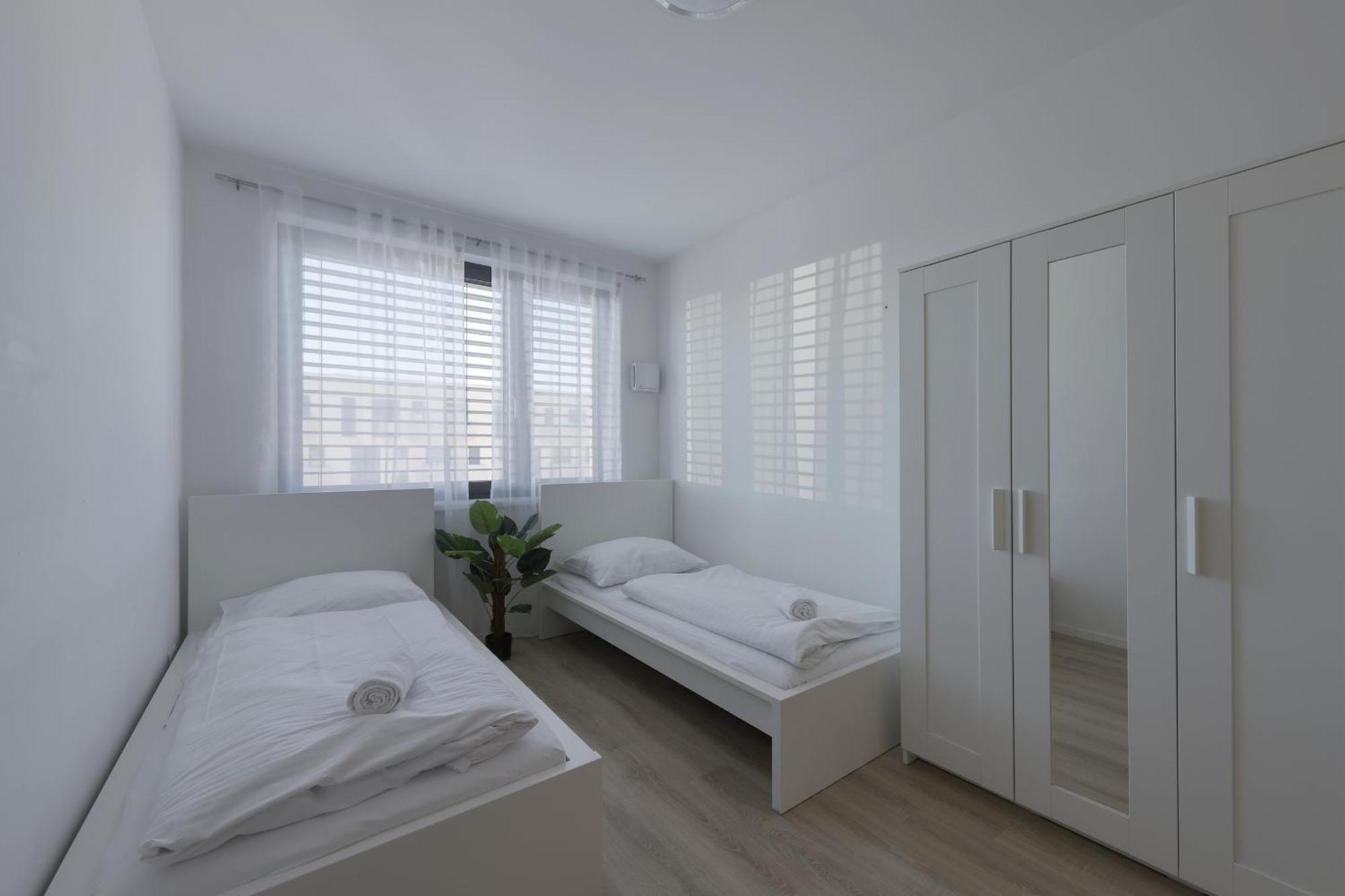 Bazova Apartment With Free Parking Bratislava Eksteriør billede